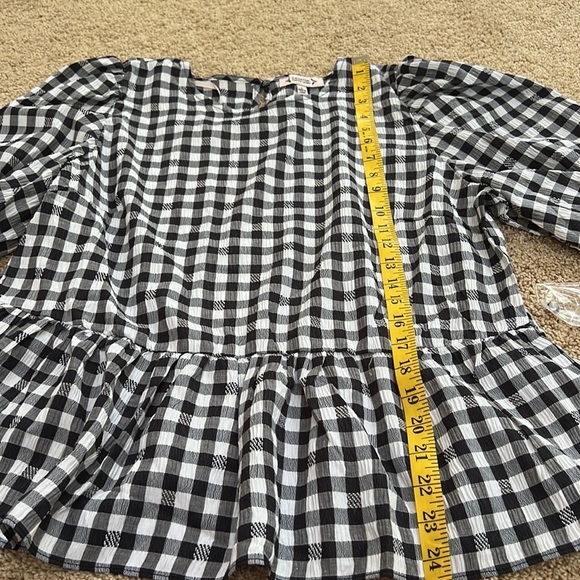 NWT! NANETTE LEPORE size L black white seersucker checkered top. - Picture 7 of 8